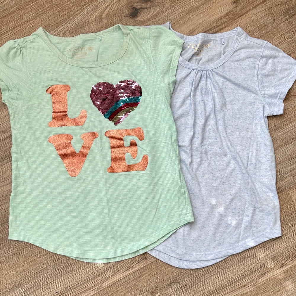 Set of girls tshirts